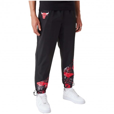 Pantalon Largo New Era Aop Panel Track Pant Chibul Chicago Bulls